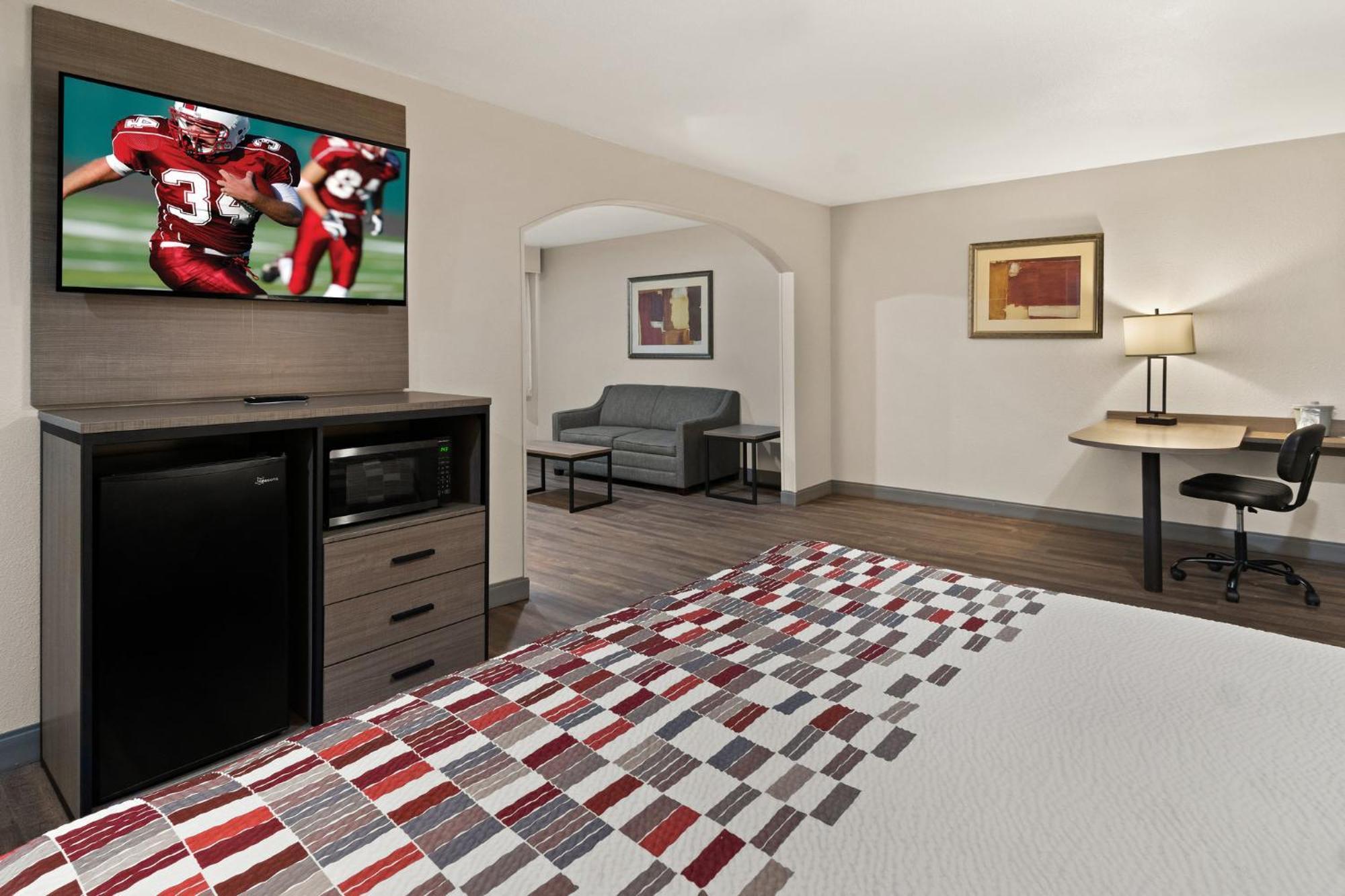 Irving Inn & Suites At Dfw Airport エクステリア 写真