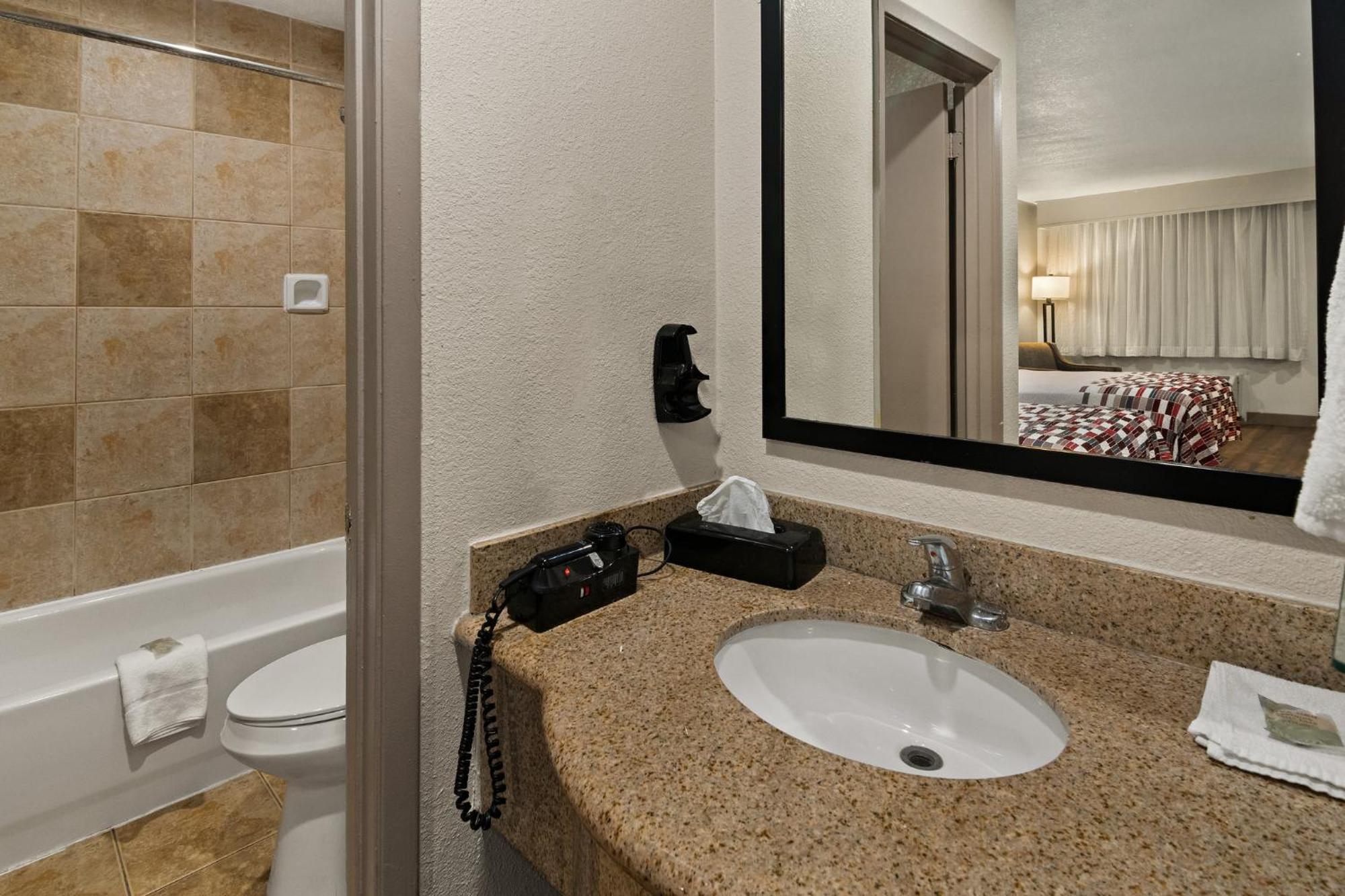 Irving Inn & Suites At Dfw Airport エクステリア 写真