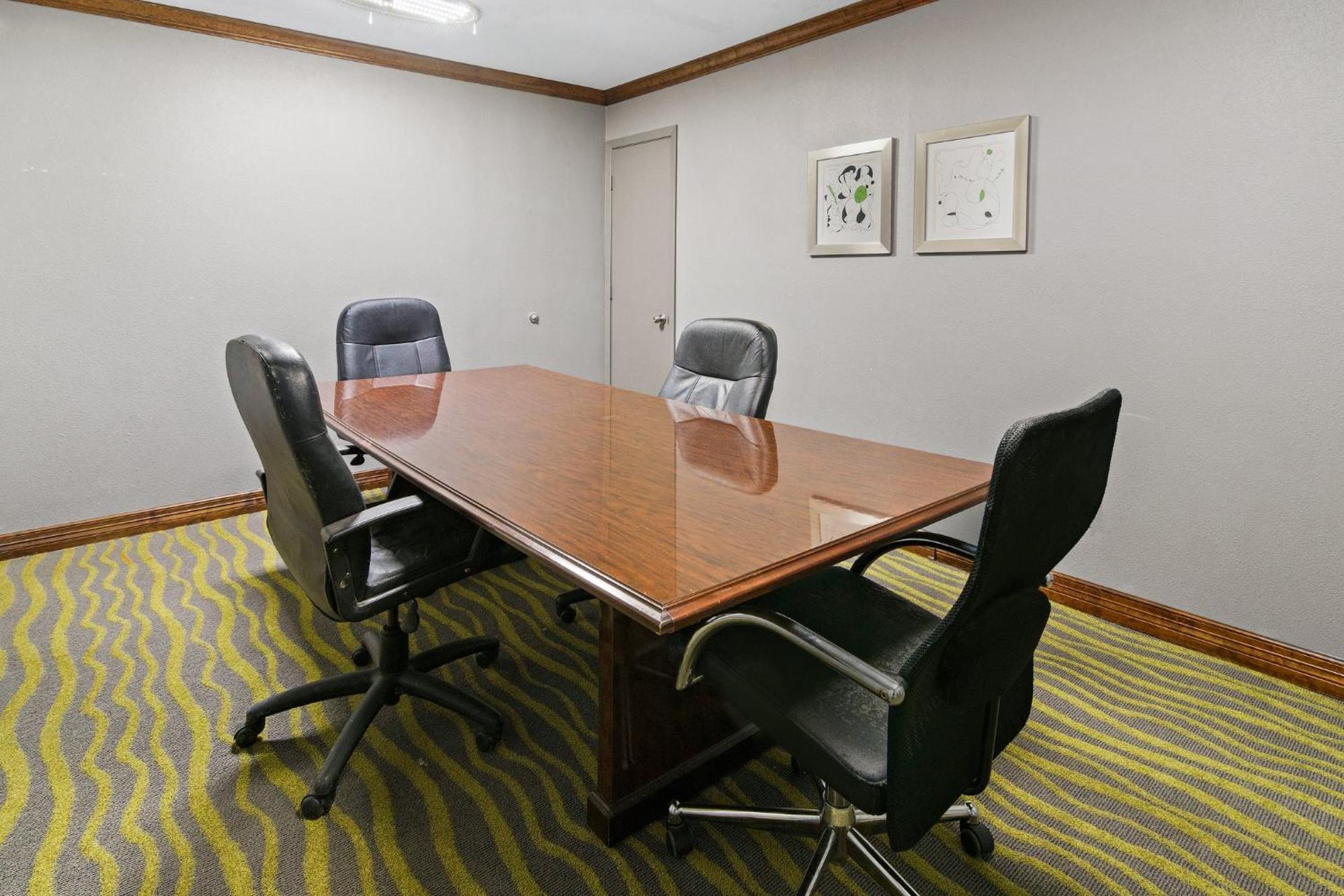 Irving Inn & Suites At Dfw Airport エクステリア 写真