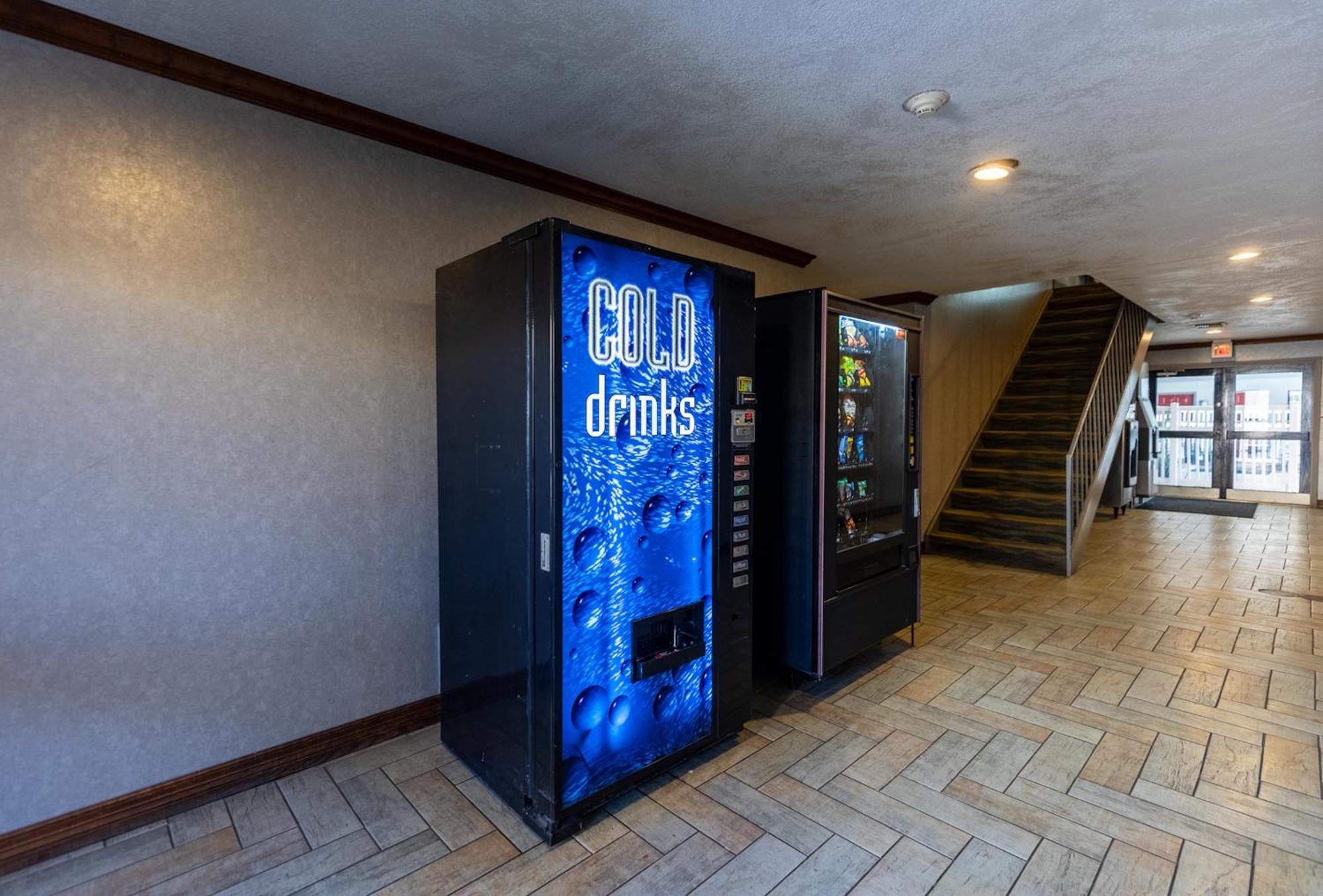 Irving Inn & Suites At Dfw Airport エクステリア 写真
