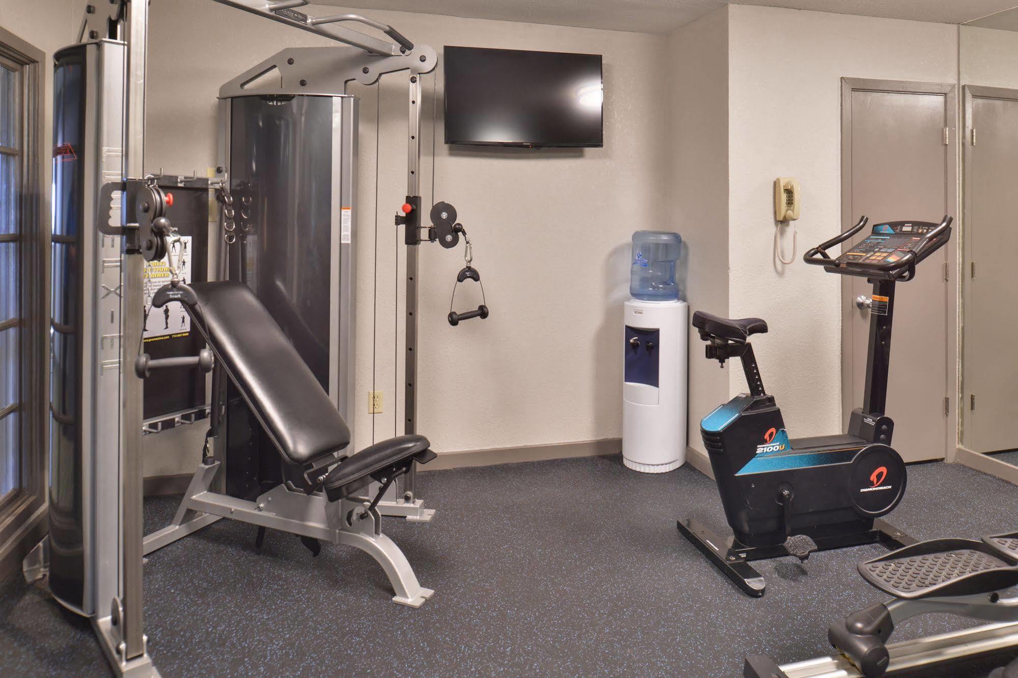 Irving Inn & Suites At Dfw Airport エクステリア 写真